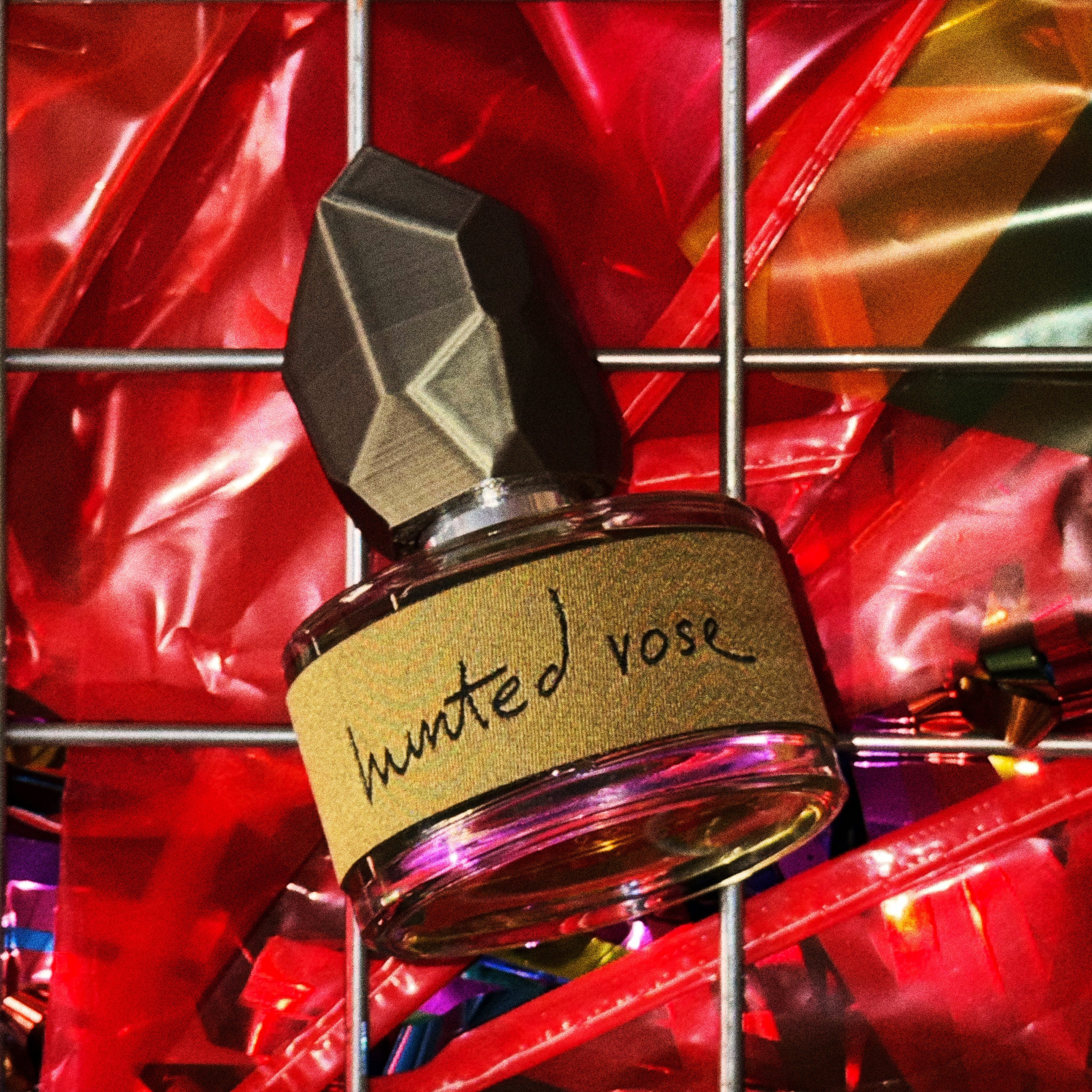 yDe – hunted rose